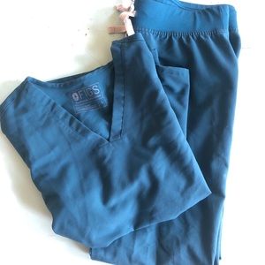 FIGS Caribbean Blue Scrub Set - Size Small